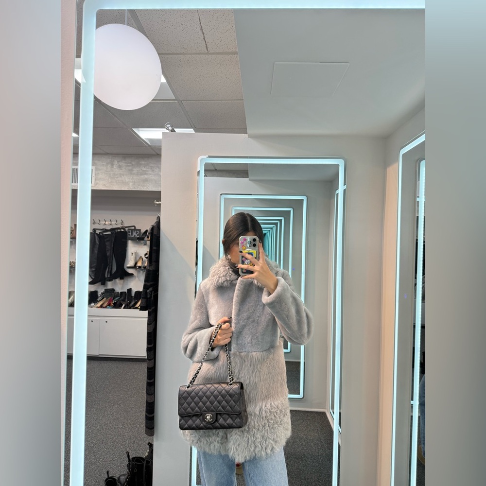 Chanel Classic Handbag - Picture 2 of 13